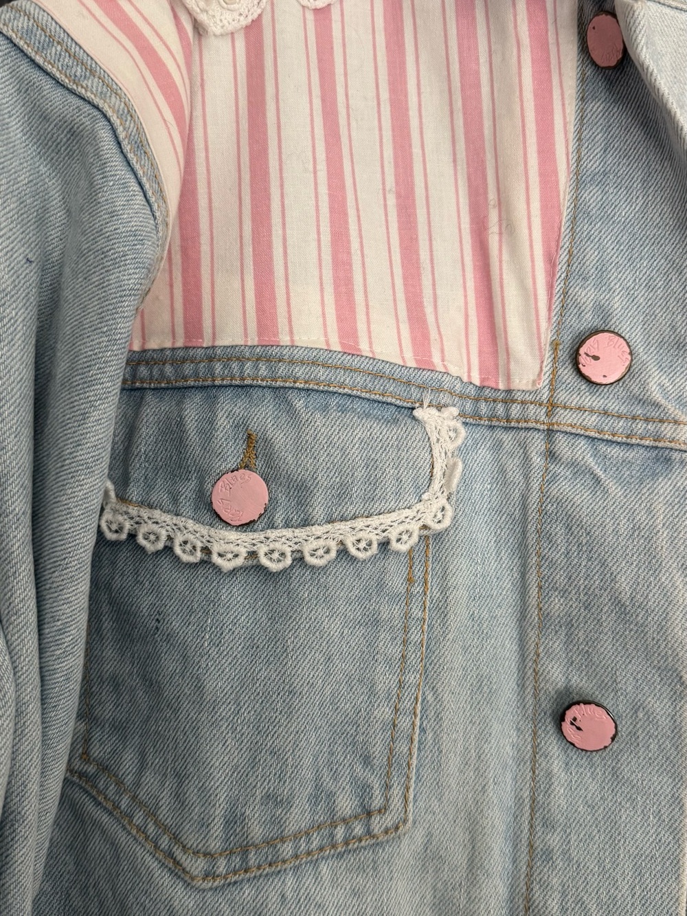 Denim jacket with customized patchwork - Picture 3 of 4
